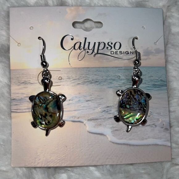 🛍NWT 🛍 BEAUTIFUL Abalone Costume Jewelry Turtle Earrings in package . - Picture 1 of 2